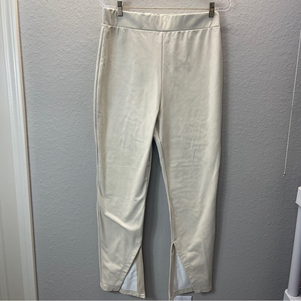 Avec Les Filles High-Waisted Faux Leather Slit Leggings Cream - Picture 2 of 12